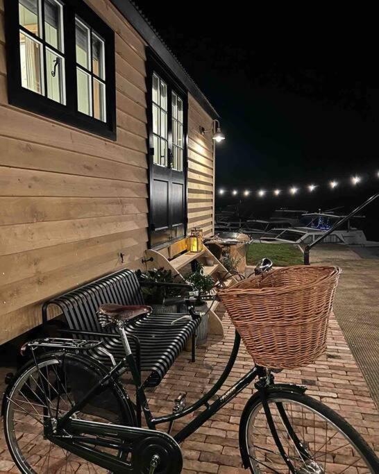 Island Hut - Outdoor Bath Tub, Firepit And Water Equipment Leilighet Saltford Eksteriør bilde